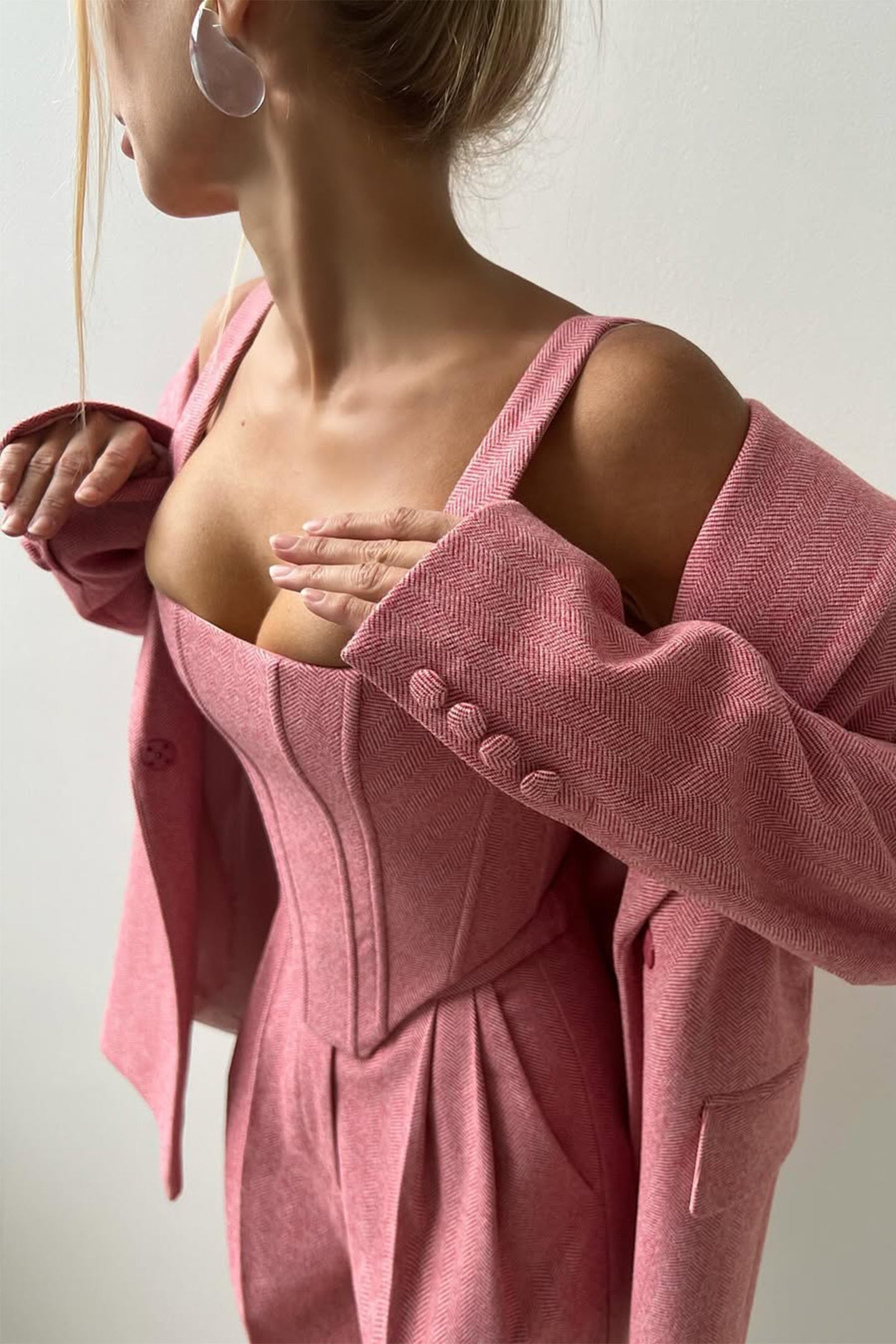 Valencia™ – Elegant Driedelig Pak met Korsetdetail