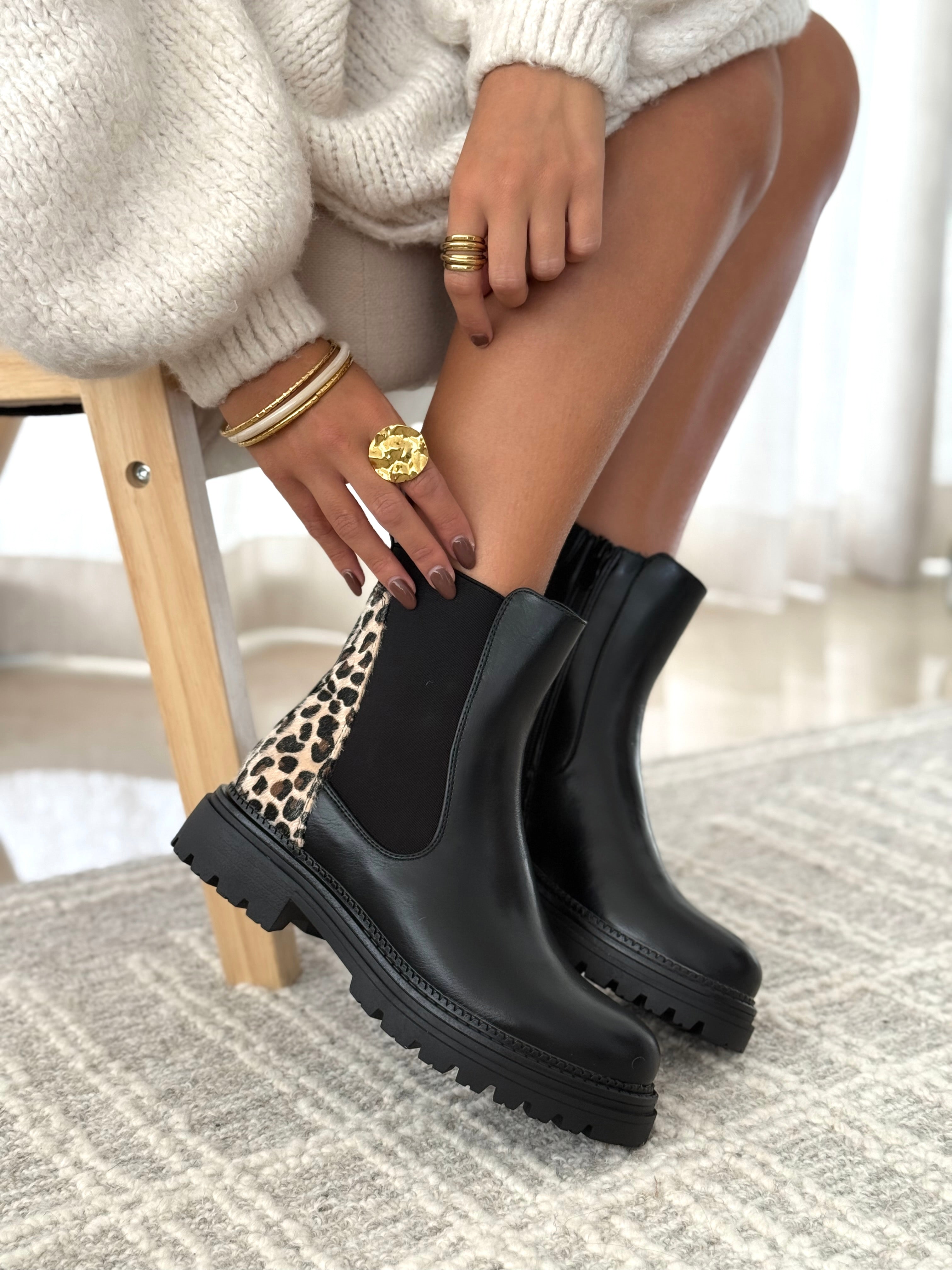 Noiré | Chelsea Laarzen met Luipaard Accent